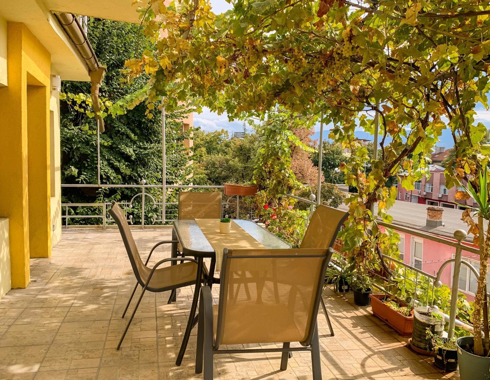 2-Bedroom Flat - Sunny Balcony Plovdiv Luaran gambar