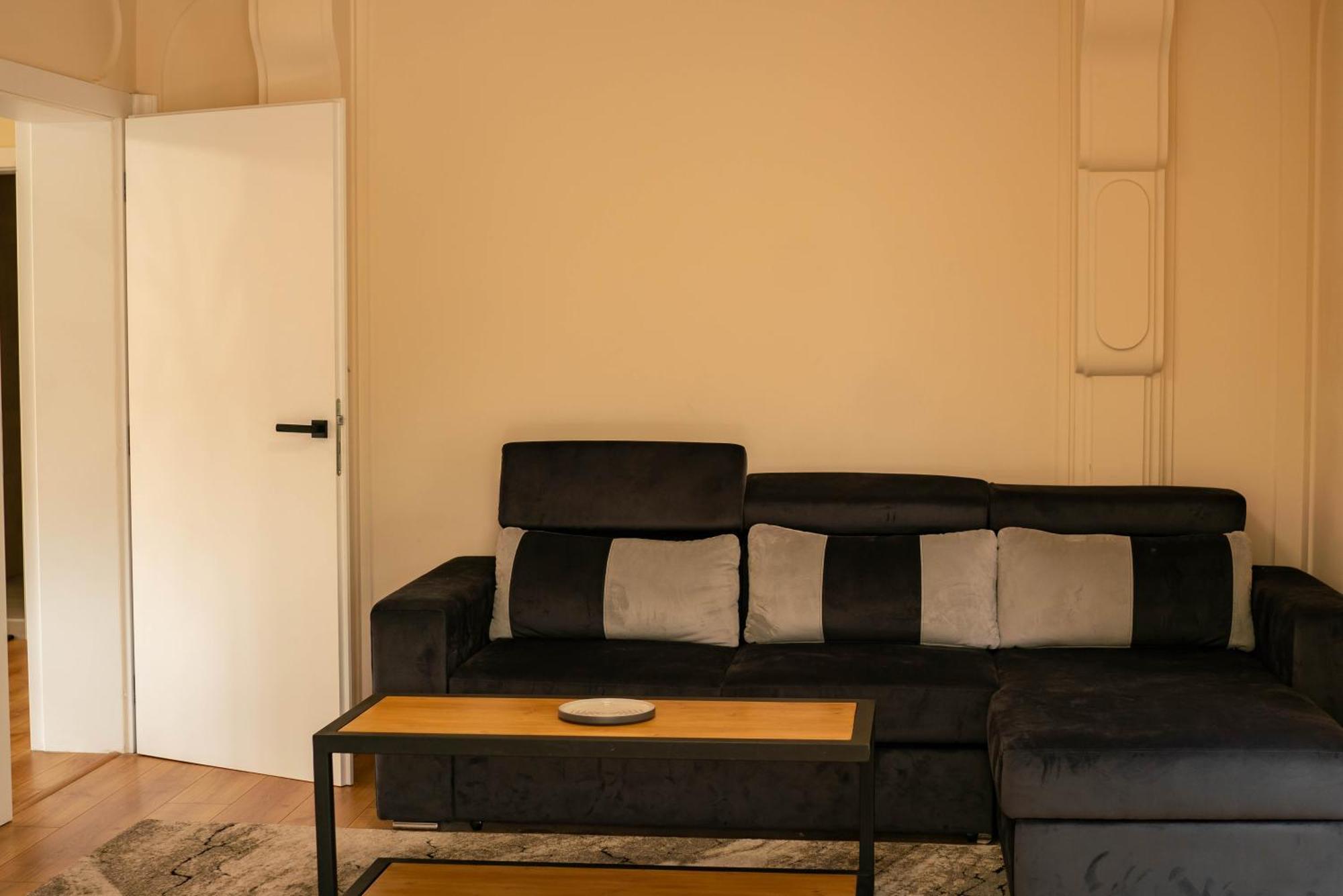 2-Bedroom Flat - Sunny Balcony Plovdiv Luaran gambar