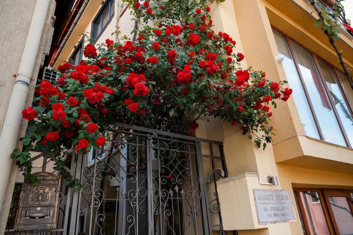 2-Bedroom Flat - Sunny Balcony Plovdiv Luaran gambar