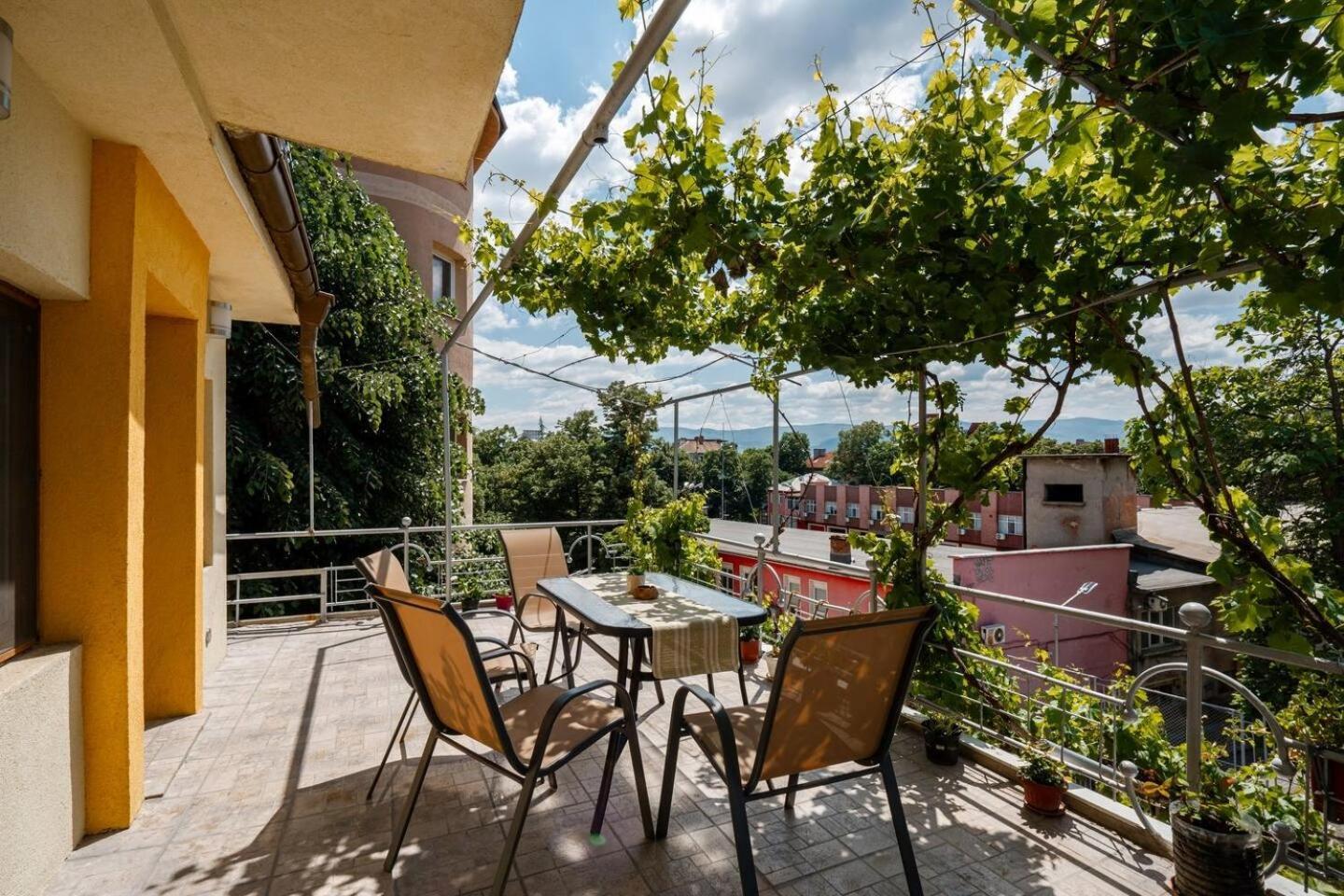 2-Bedroom Flat - Sunny Balcony Plovdiv Luaran gambar